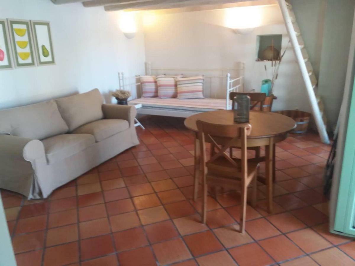 Absolute Apartment *